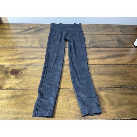 SPANX Assets Size Small Seamless Camo Cropped Leggings Black camouflage - Picture 1 of 6